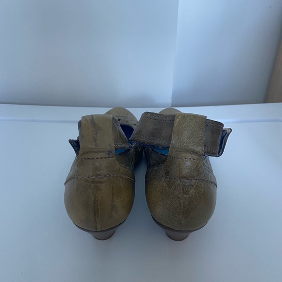 MJUS pumps size 36 fits like a US6.5 - Picture 2 of 5